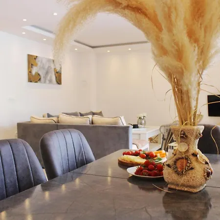 Revita Cocktail 別荘 *